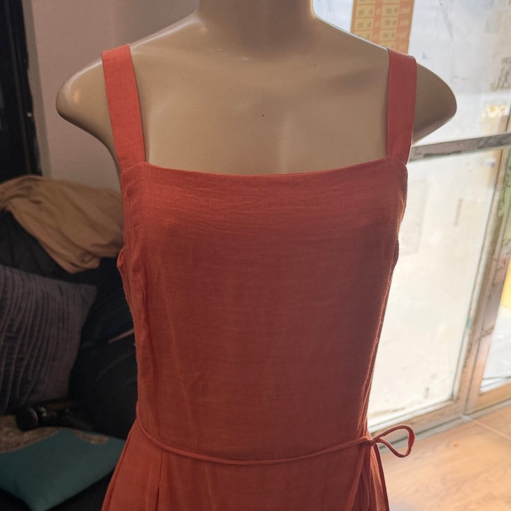 Taylor Sleeveless Square-Neck‎ Midi Dress in Rust